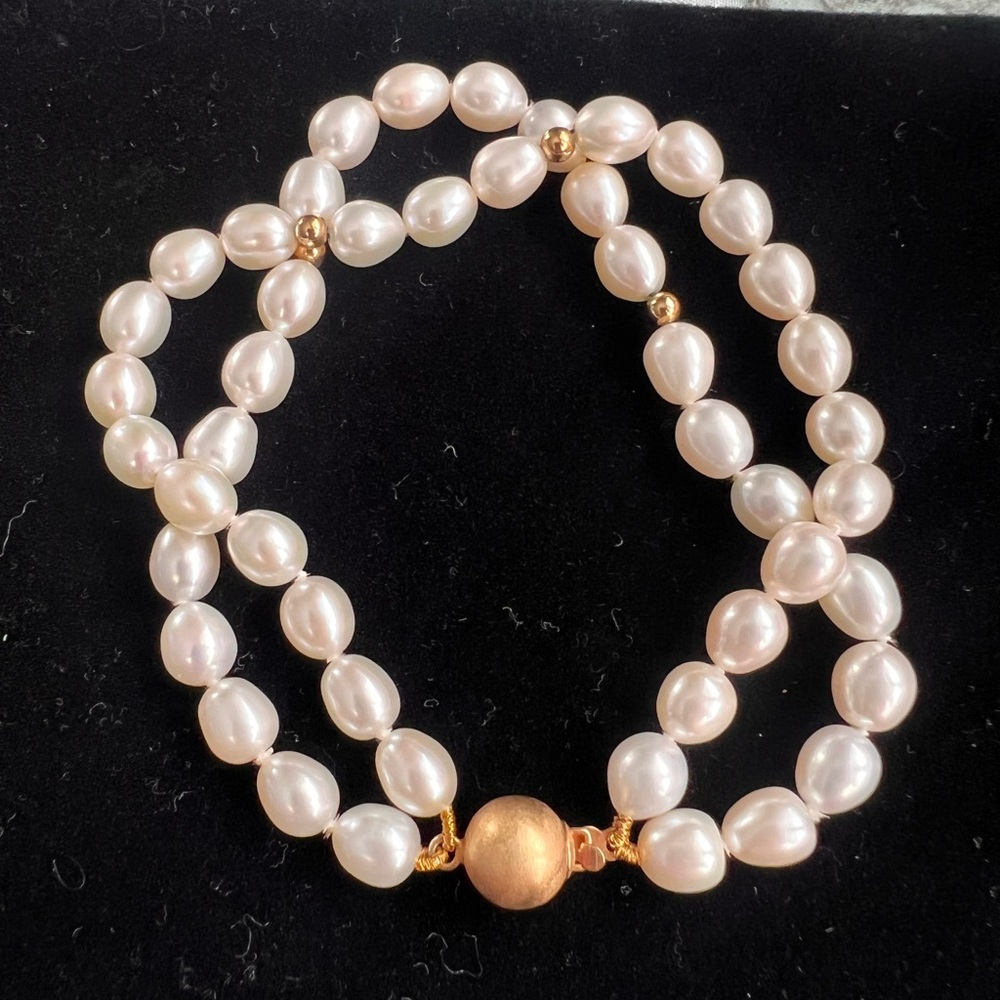 Vintage Double-Strand Pearl Bracelet with 14K Gold Box Clasp & Spacers, 7” - Picture 3 of 11